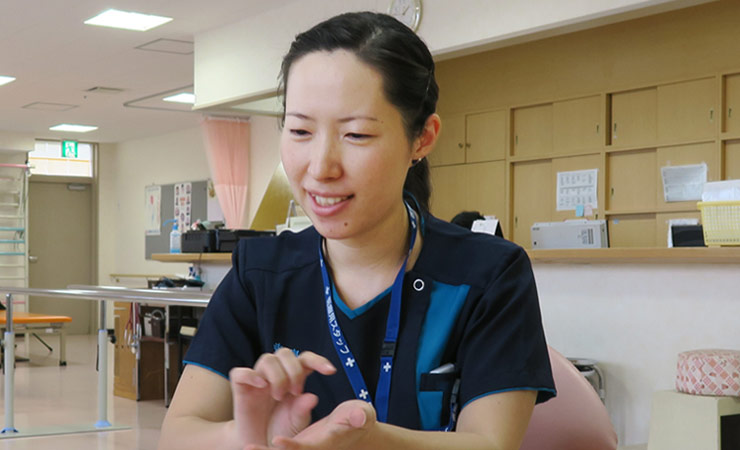 寺島様のインタビュー姿2