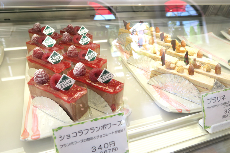 ケーキ陳列アップ