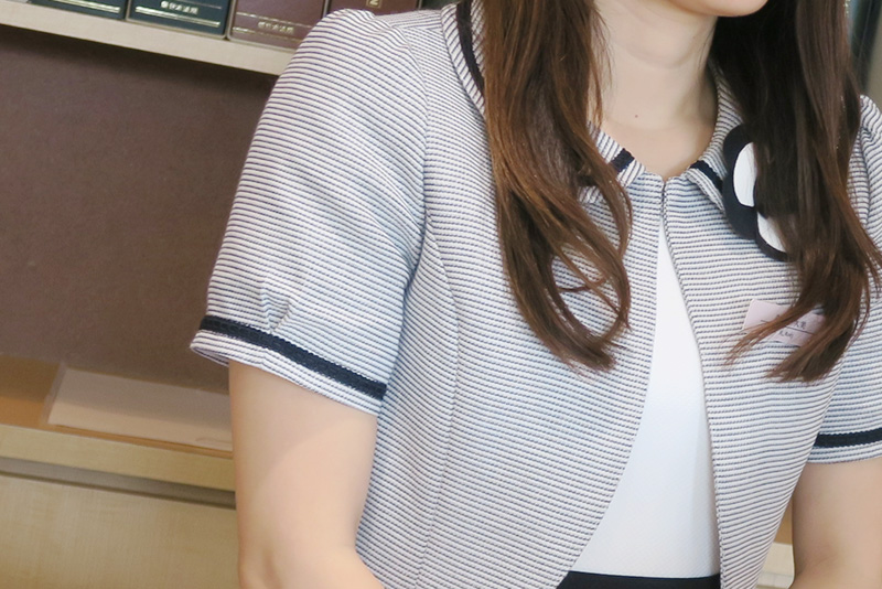 ボレロは袖のパイピングですっきり